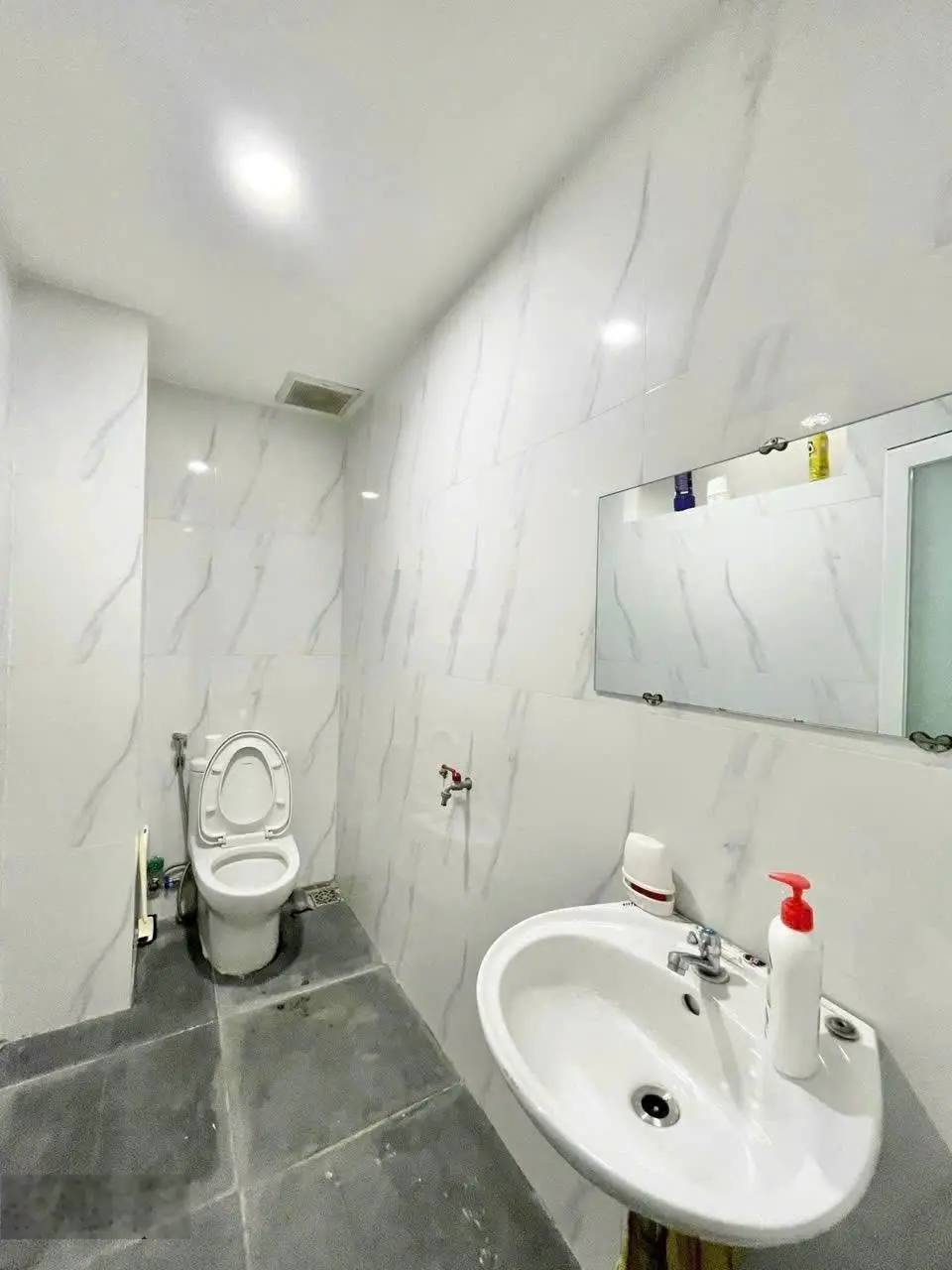 Kẹt tiền bán gấp siêu rẻ nhà mặt tiền đường 11 trường thọ : 0933352944
