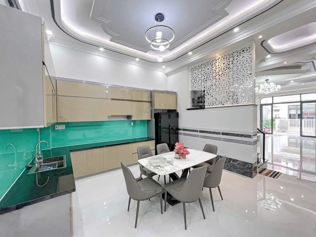 Bán nhà Phong Phú 70m2 1ty4 KDC văn minh, đầy đủ tiện ích. Cho thuê 7tr/ tháng