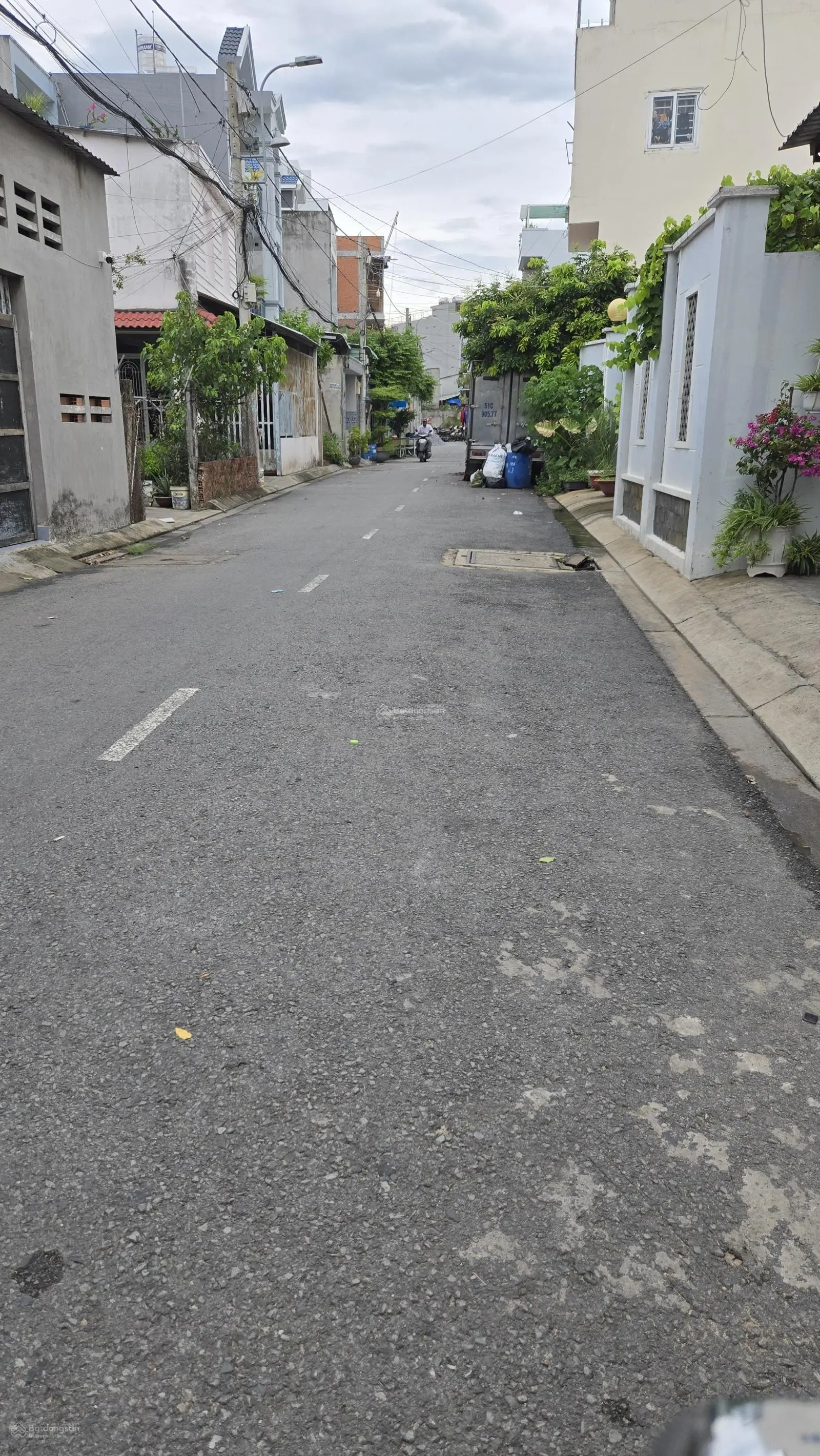 Bán gấp nhà hẻm xe hơi, 52m2, 3 tầng. Nhà đẹp vào ở ngay