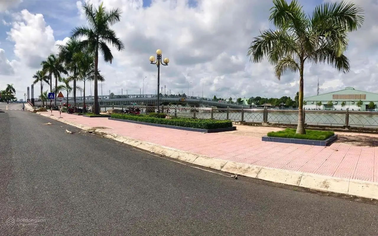 Hàng hiếm vị trí đẹp nhất TP Vĩnh Long, đất 2 mặt tiền đường và 2 MT sông lớn, DT 900m2, giá 49tỷ