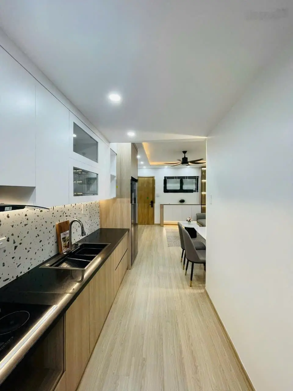 Bán gấp căn 76m2 -3 ngủ &2 vệ sinh, N03 Bán Đảo Linh Đàm Hoàng Mai. Lh: 0966 455 *** em Thuỷ
