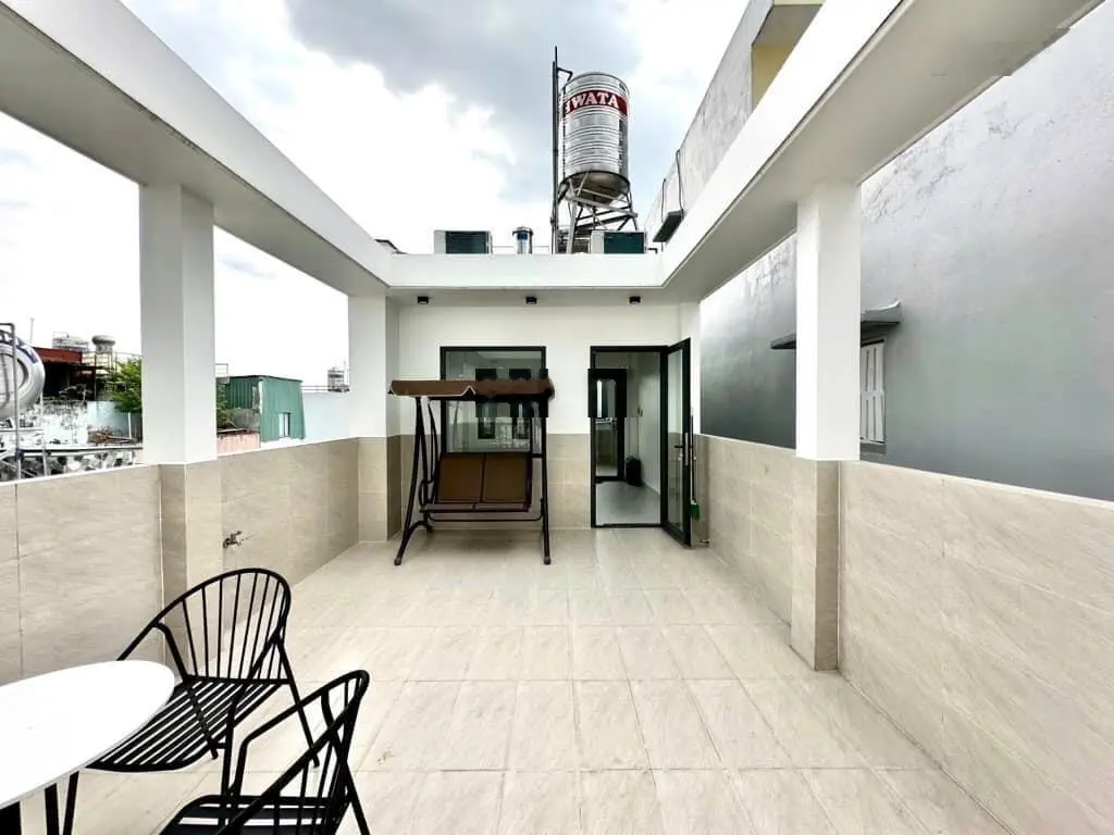 Xe hơi ngủ nhà - khu vip thành thái -q10 - 4x15m - 4 tầng-vừa ở vừa kinh doanh - sát mặt tiền đường