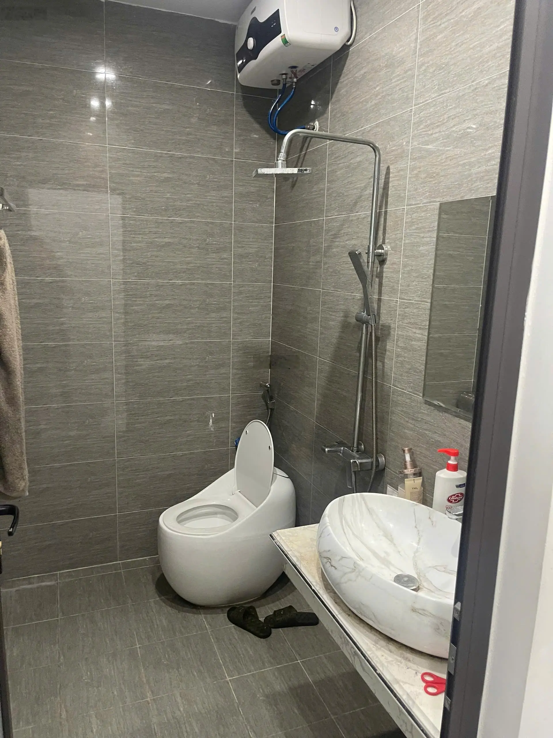 HÀNG NÓNG! Bán nhà 4 tầng xây mới độc lập phố Trung Hành