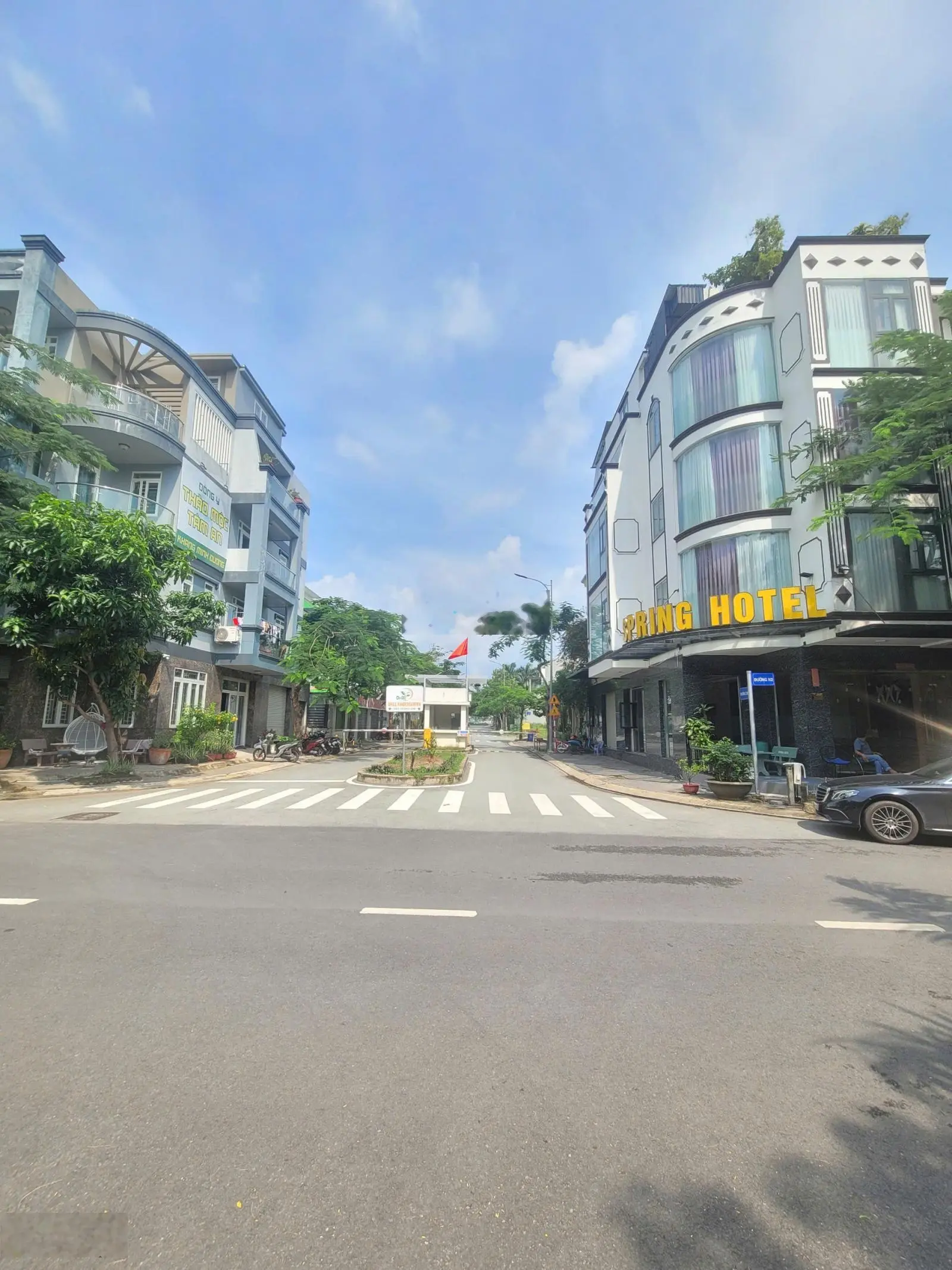 Bán đất KDC The Seasons ngay bệnh viện quốc tế Becamex, siêu thị Lotte Mart KDC an ninh 24/24