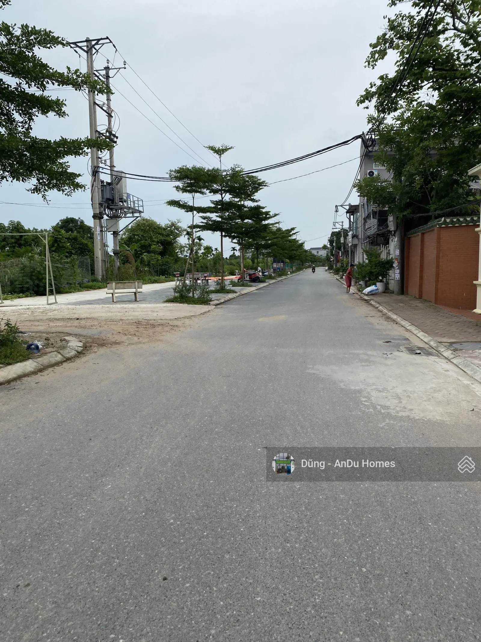 Bán mảnh đất Kiêu Kỵ, ngõ thông xe 7 chỗ. Vuông đẹp, giá cho các nhà đầu tư chỉ 50tr/m2