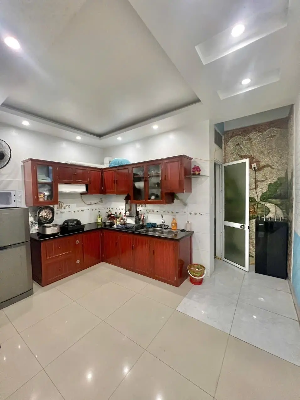 Siêu phẩm 4 tầng Văn Cao 7 chỗ đỗ tận bếp. Diện tích SD: 50m2