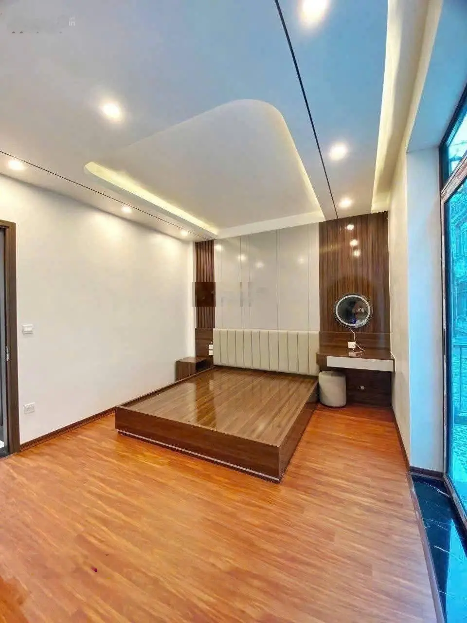 Bán nhà ngọc thụy,36m_mt4m,gần mipec lb,phun nội thất,gần ô tô tránh,chỉ 6.1ty
