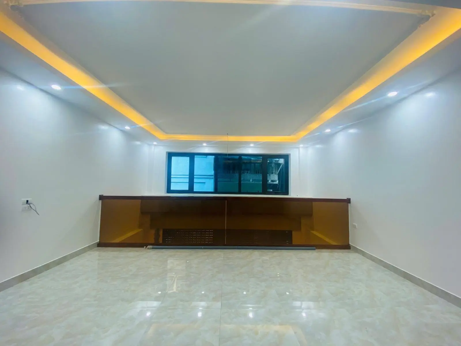 Bán nhà xây mới ngõ 639 Hoàng Hoa Thám, Ba Đình diện tích 35m2x5 tầng, gần phố, giá chỉ 6.2 tỷ