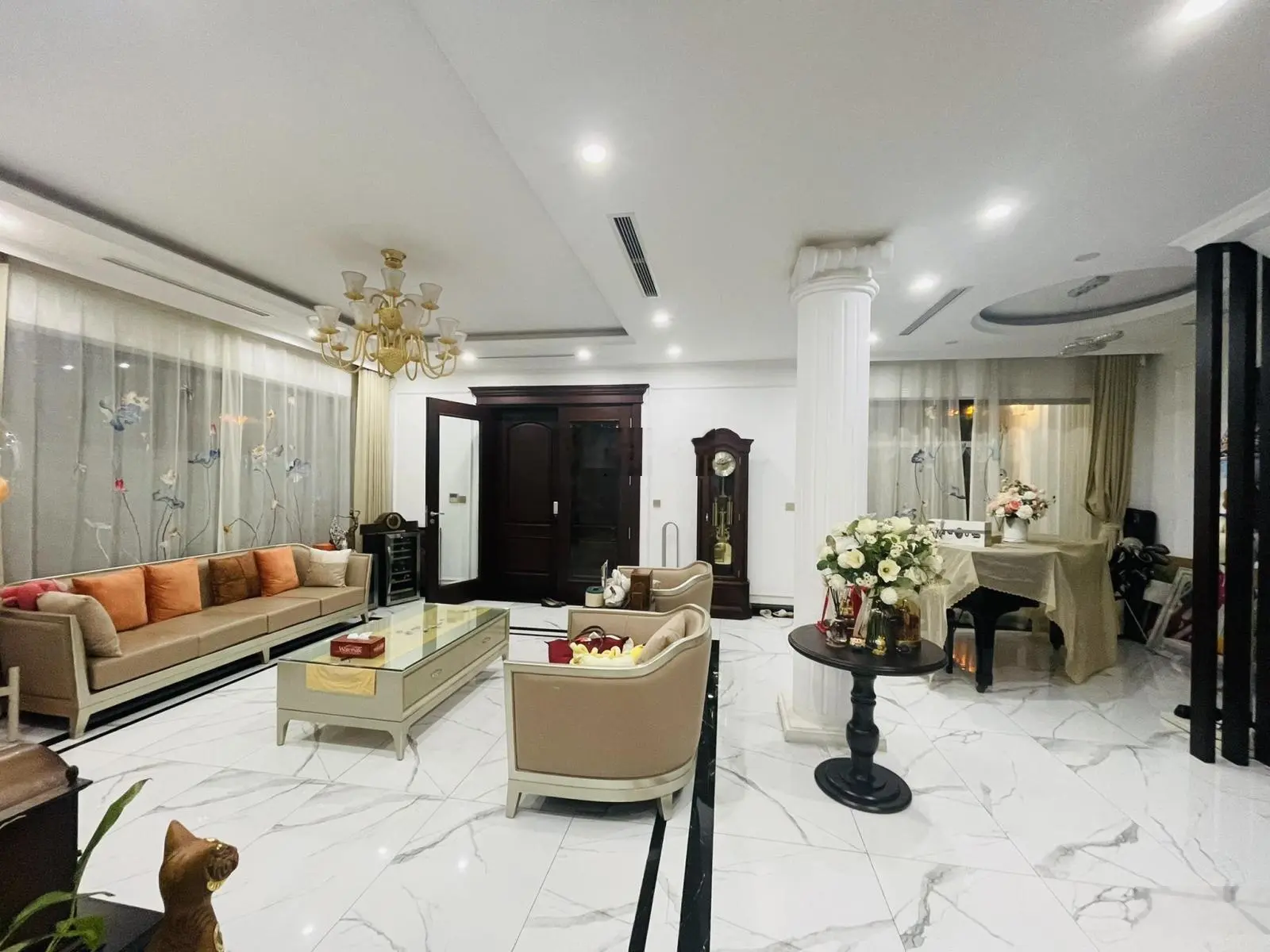 Ban nhanh biệt thự mặt phố Bùi Thiện Ngộ, ĐT Việt hưng, Long Biên, HN