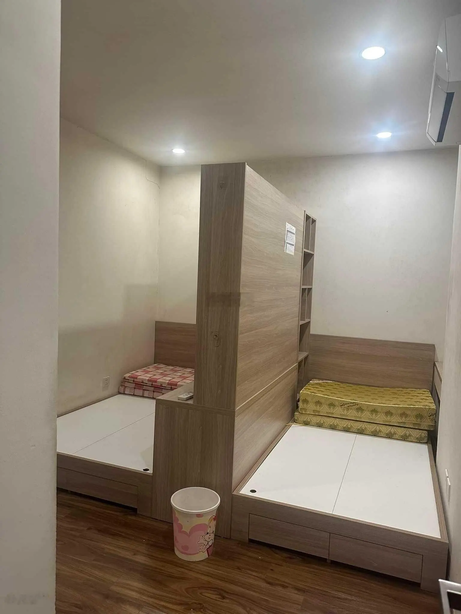 Chính chủ bán, 90 Nguyễn Tuân, giá 4,9 tỷ, full nội thất. BC Đông Nam, nhà đẹp. LH: 0343 202 ***