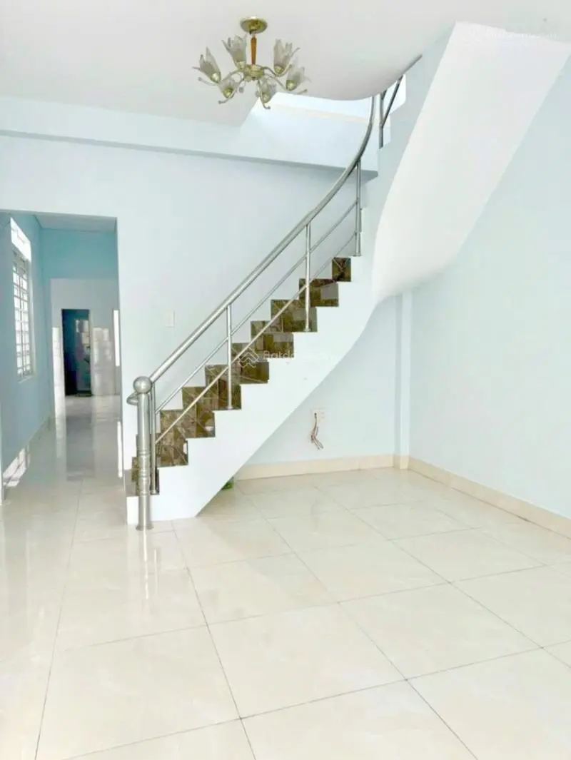 Định cư bán nhà 2 tầng hẻm xe hơi 91m2, 5*18m chỉ 4 tỷ nhỉnh gần UBND Linh Xuân Thủ Đức giá tốt