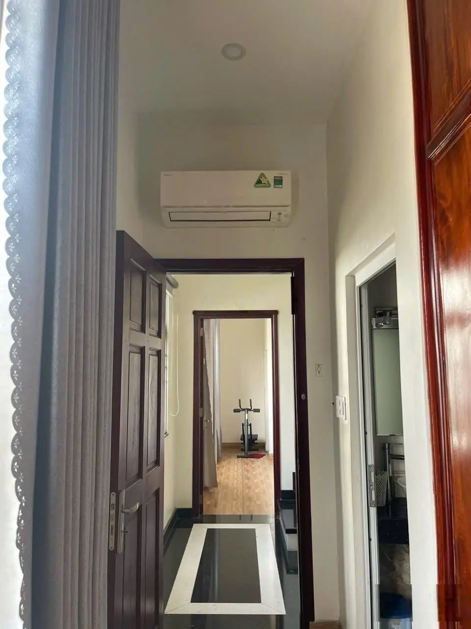 Bán nhà mặt tiền lô góc đường Bưng Ông Thoàn giá 10,5 tỉ diện tích 62,2m2.