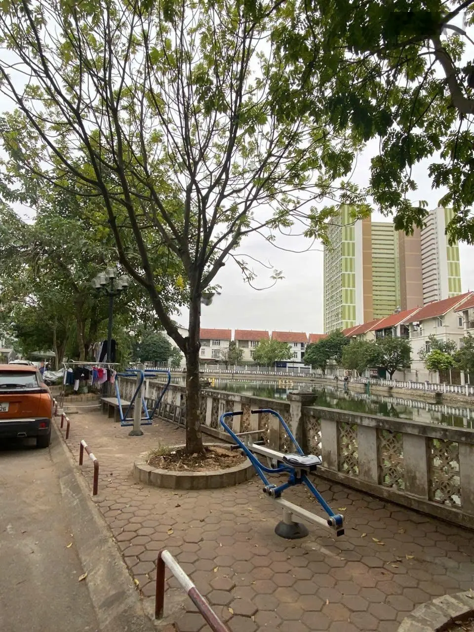 Nhà mặt hồ KĐT Mộ Lao, 4 tầng, 88 m2, view hồ thoáng sáng giá tốt