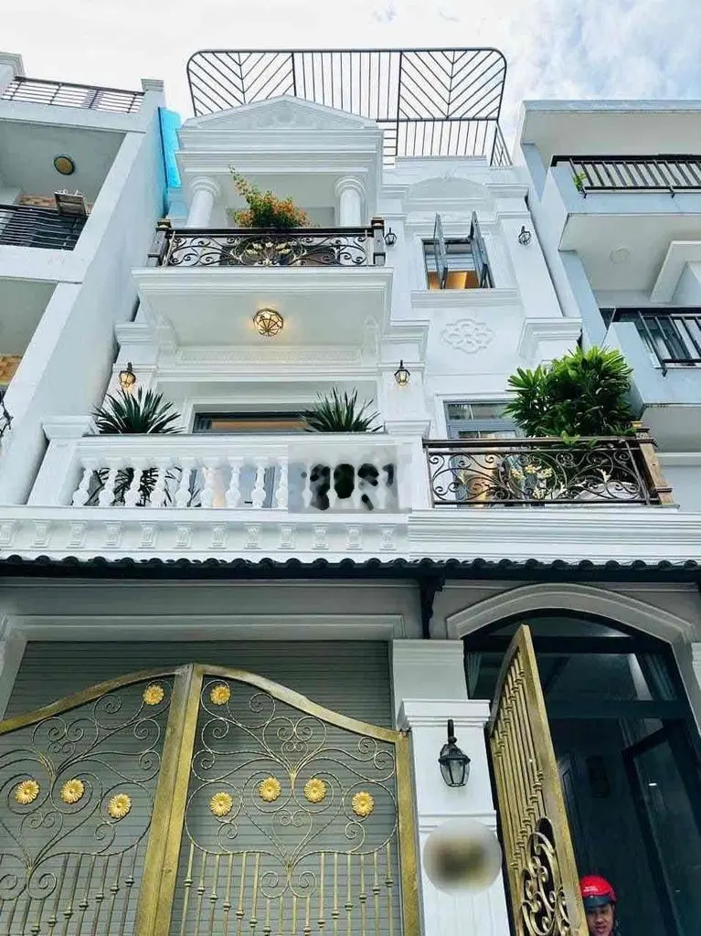Sang gấp nhà 3,9 tỷ hẻm xe hơi đường số 18, Hiệp Bình Chánh, Thủ Đức.