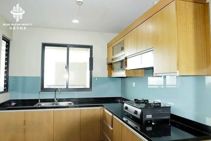 Chính chủ gửi bán căn hoa hậu 3 ngủ rộng rãi, tầng trung. Căn góc, 2 mặt thoáng, đầy đủ tiện nghi.