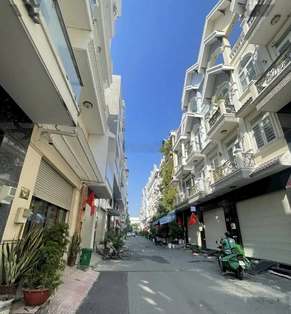 Bán nhà phố Tân Cổ Điển, Hoàng Quốc Việt Quận 07, full nội thất, nhỉnh 8 tỷ