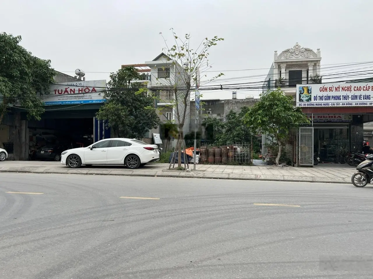 Bán đất mặt đường máng nước - mặt tiền 9,4 m- vị trí đẹp nhất - e.mai 0915 822 ***