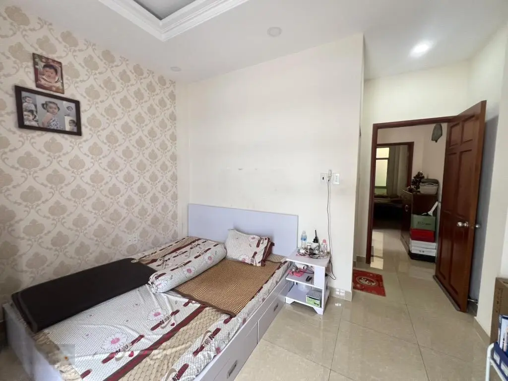 Siêu phẩm 4 tầng view sông _ hiếm có khó tìm _ ngay landmart 81!