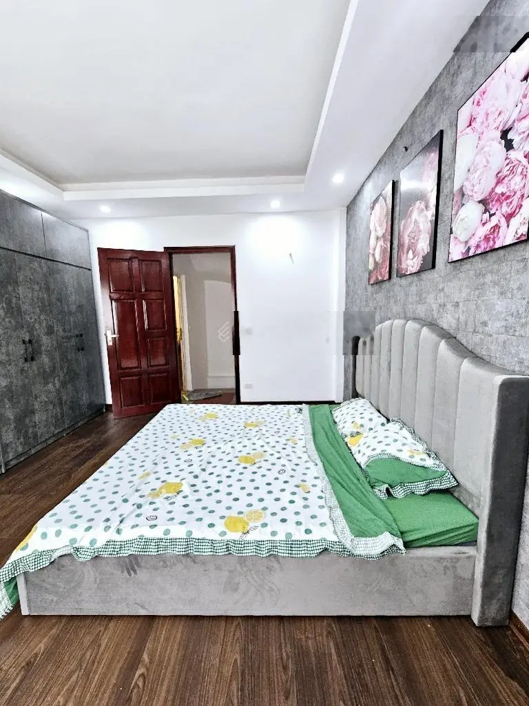 Bán nhà riêng tại Lĩnh Nam, Hoàng Mai, Hà Nội, 5,65 tỷ, 33 m2, 3PN + 4WC, nội thất đầy đủ