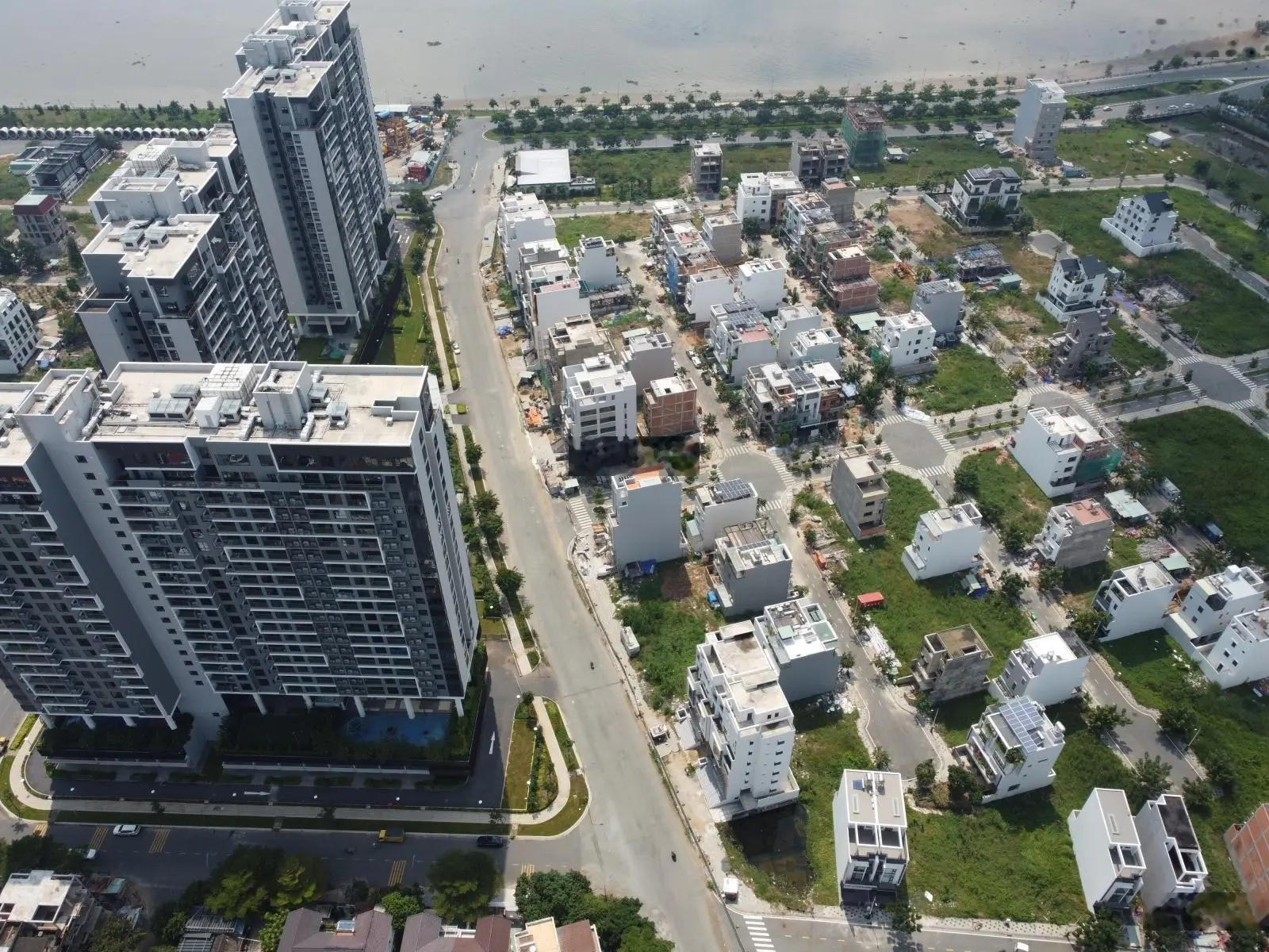 Hạ giá bán gấp lô đất đường Nguyễn Văn Kỉnh - Thạnh Mỹ Lợi Q. 2, sổ đỏ nền, đường 12m. 0708 052 ***