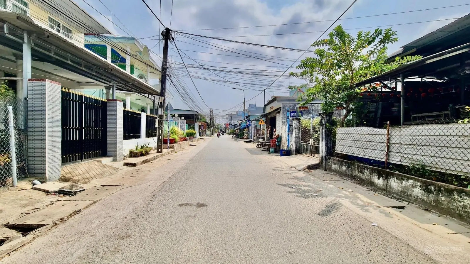 Bán đất 2 mặt tiền kinh doanh 114m2(7,2x17m), đường Tạ Uyên, TT thị trấn Long Thành, Đồng Nai