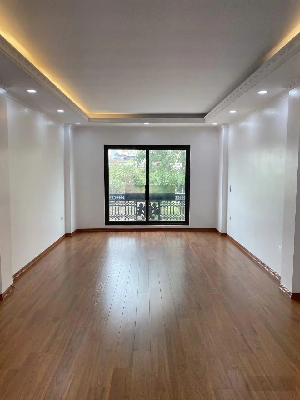 Mặt phố Tam Trinh, 7 tầng thang máy, mới kính koong, vỉa hè, kinh doanh tốt, 60m2, hơn 13 tỷ