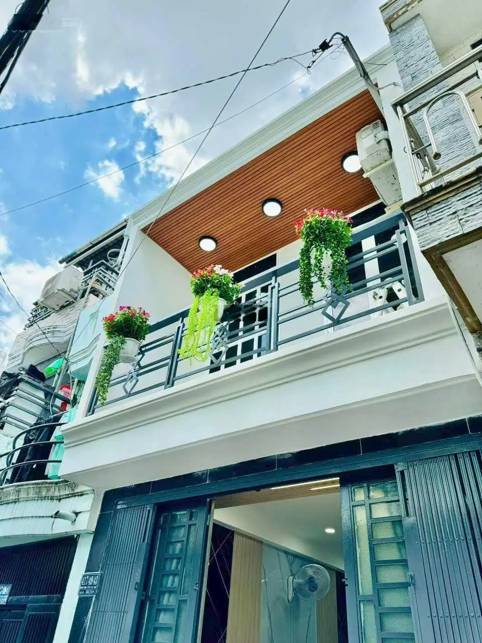 2,4 tỷ còn 2,2 tỷ. Bán gấp nhà 52m2, xây 1 trệt 2 lầu Nguyễn Suý - Gần chợ Tân Hương, hẻm 5m sổ sẵn