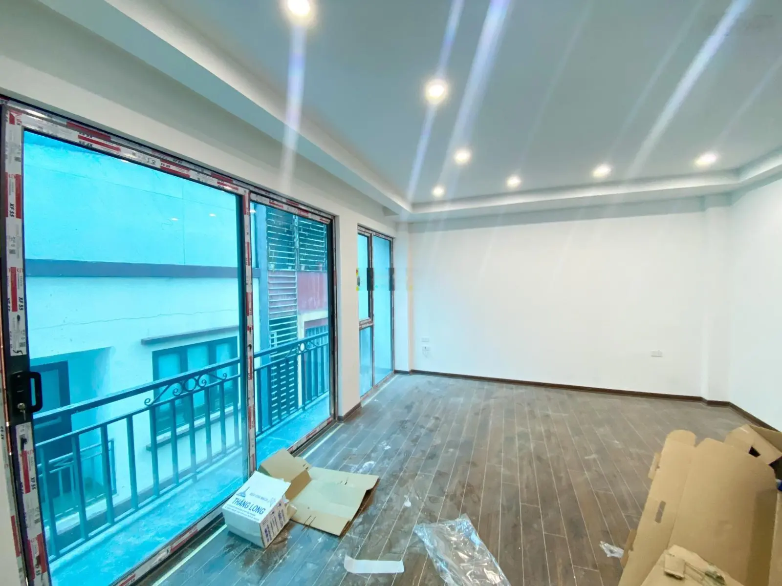 Hàng hiếm. 7 tầng thang máy quận thanh xuân. ô tô đỗ cửa - kinh doanh. giá 12.5 tỷ.