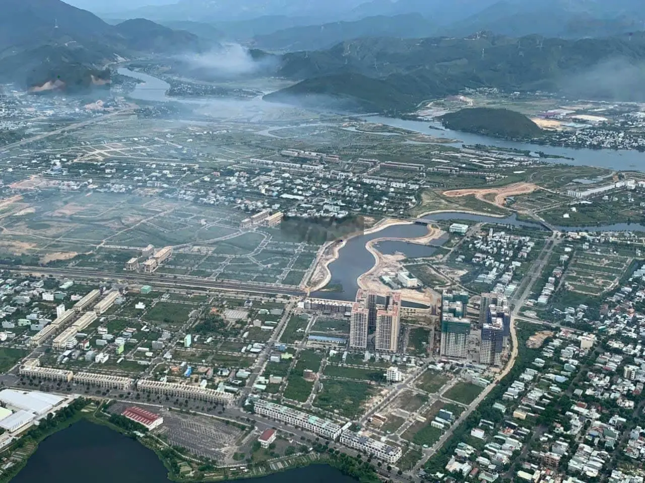 Chính chủ bán lô đất đối diện công viên khu Lakeside Đà Nẵng