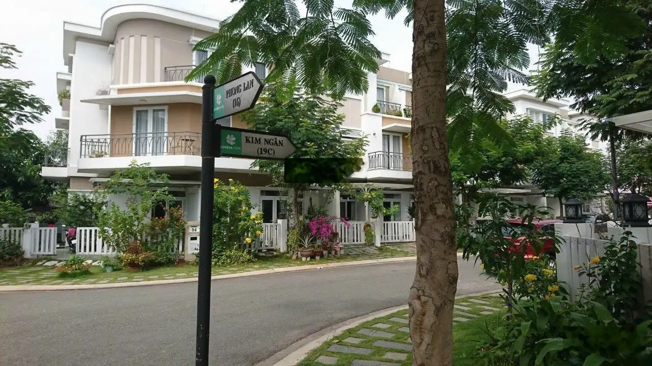 Bán nhà phố Lovera Park Khang Điền Bình Chánh trệt 2 lầu 3PN, 2WC view công viên, SHR