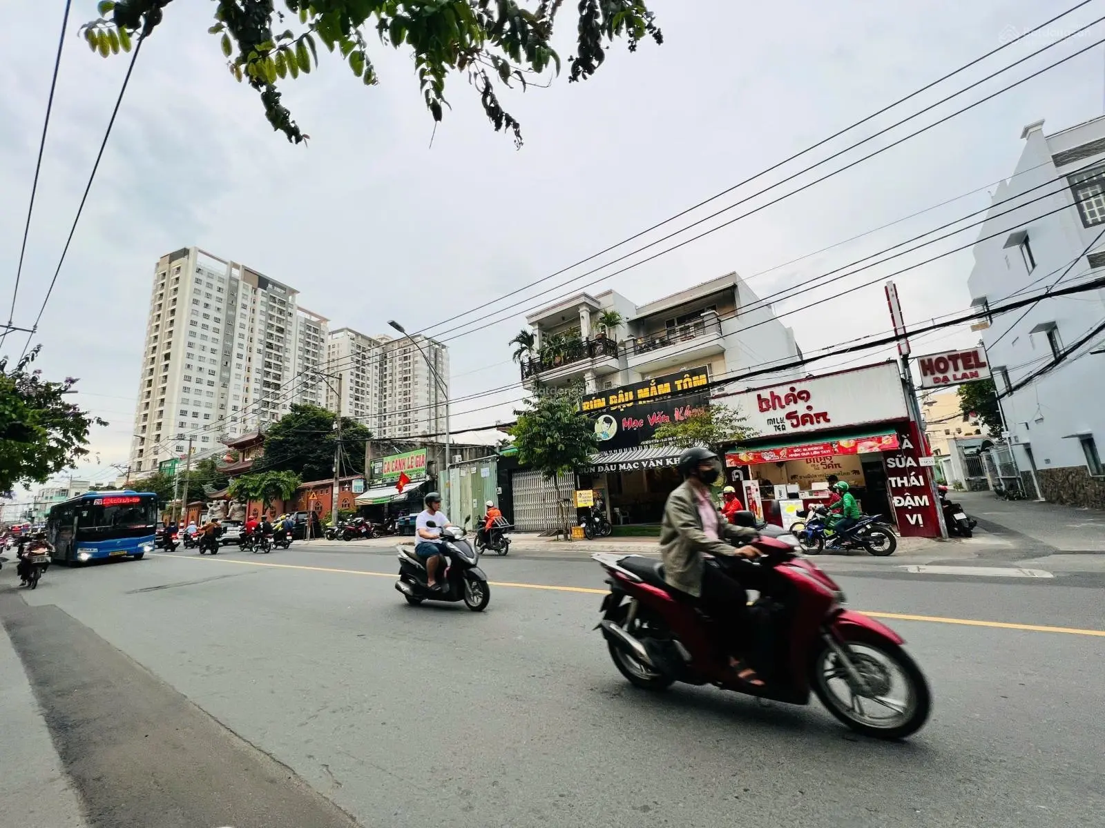 Bán nhà mặt tiền vị trí đẹp nhất đường Đặng Văn Bi, đang cho thuê kinh doanh, Bình Thọ, TP Thủ Đức