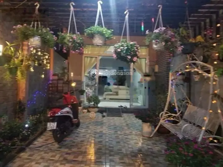 (Rẻ - giảm sâu 3 tỷ) bán nhà mặt tiền DT 150m2, ngang 5m, gần cầu Chà Và, Quận 8. Nhỉnh 10 tỷ