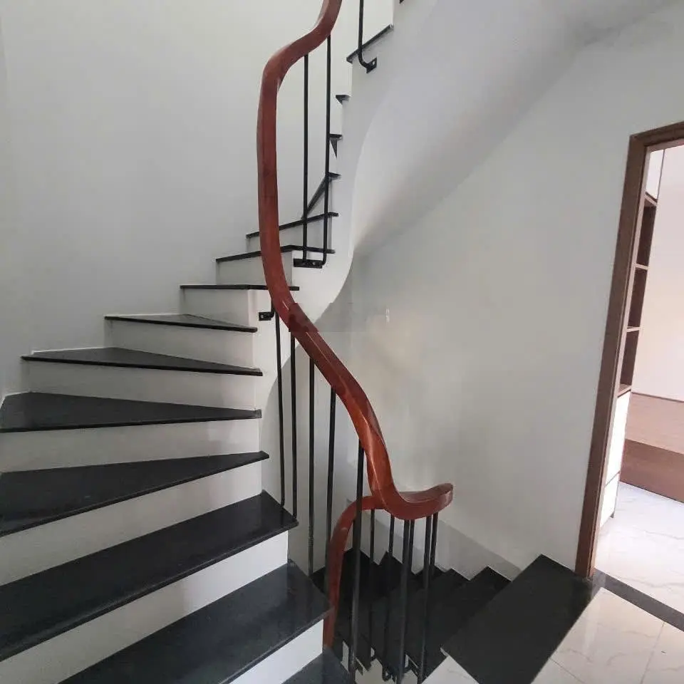 LÔ GÓC 8.9 Tỷ Nhà Mới, KĐT Văn Quán, mặt ngõ, ô tránh, DTsổ 38.m2/50m2 tầng 2,5 tầng, 4 ngủ