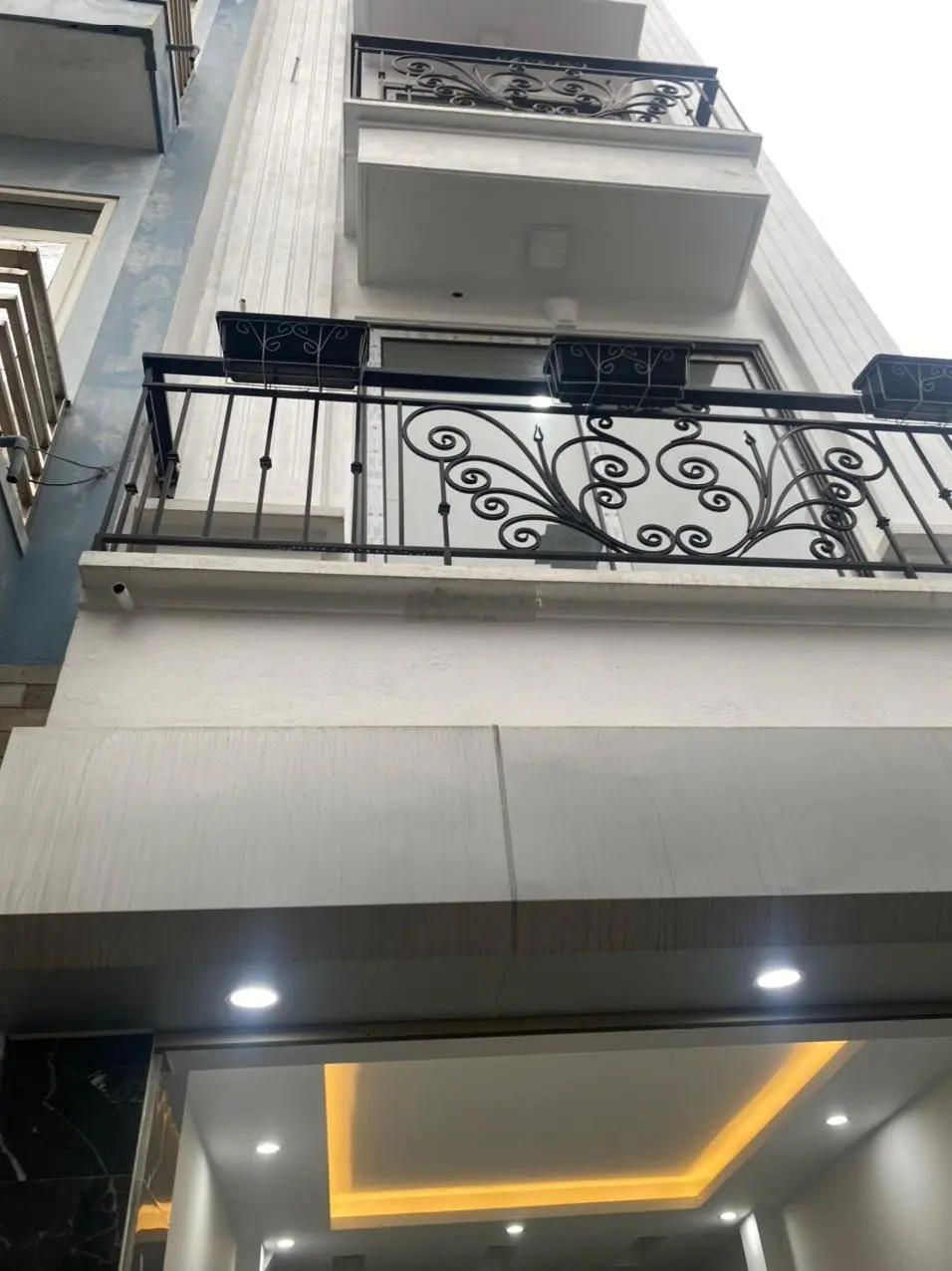 Nhà 30m2 x 5 tầng Tây Mỗ, ngõ thông, ô tô đỗ cổng, 60m ô tô dừng đỗ, giá 4.55 tỷ, lh 0988 175 ***