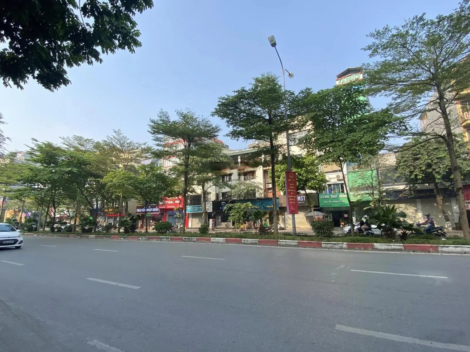 Bán gấp, nhà mặt phố Trung Hòa, 140m2, ô tô tránh, vỉa hè, kinh doanh, 7x tỷ, 0903 784 ***