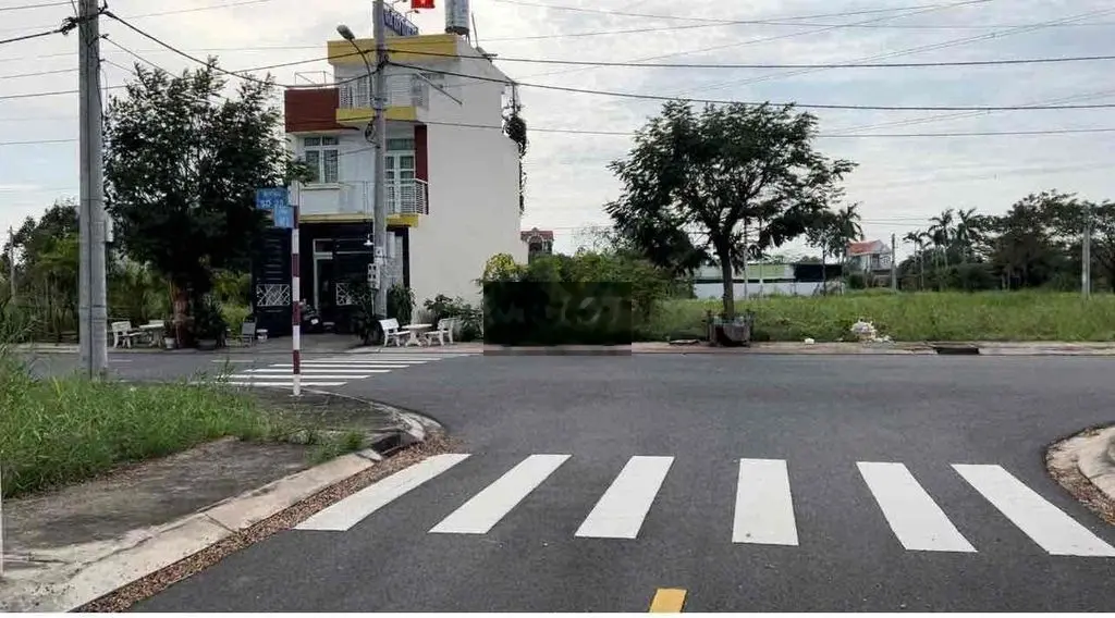 Nhà Đẹp Siêu Rẻ Long Hậu