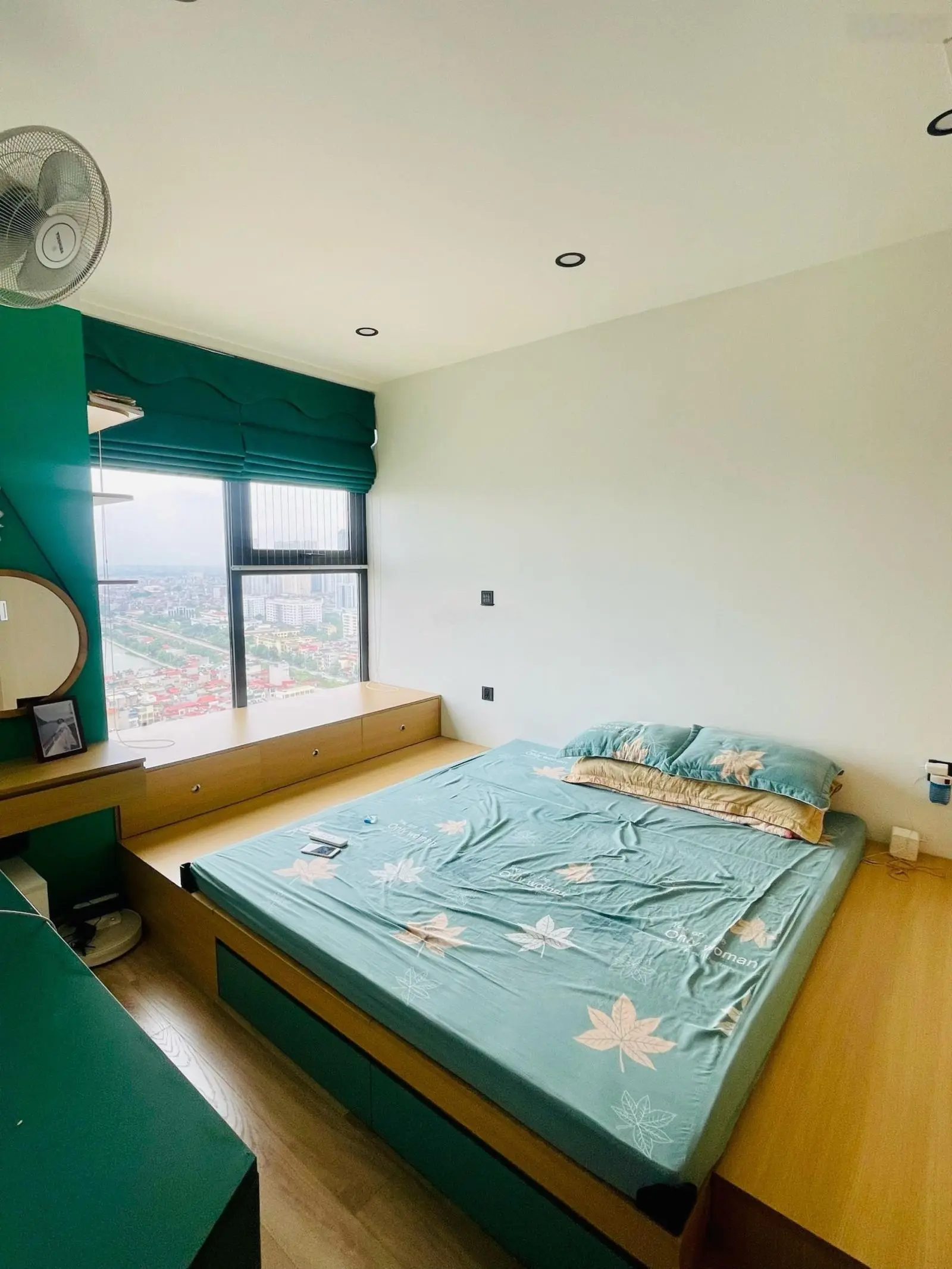 Hiếm! Bán nhanh căn 2PN - 1VS. Sẵn sổ đỏ, đầy đủ nội thất, diện tích 62m2 giá giao dịch 3 tỷ
