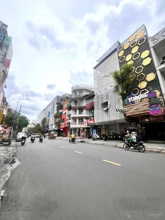 Bán Tòa Nhà MT Bạch Đằng.Ngay Sân Bây. P2 Tân Bình. DT 8x16m. Hầm 5 Tầng. HĐT 180 triệu. Giá 30 tỷ