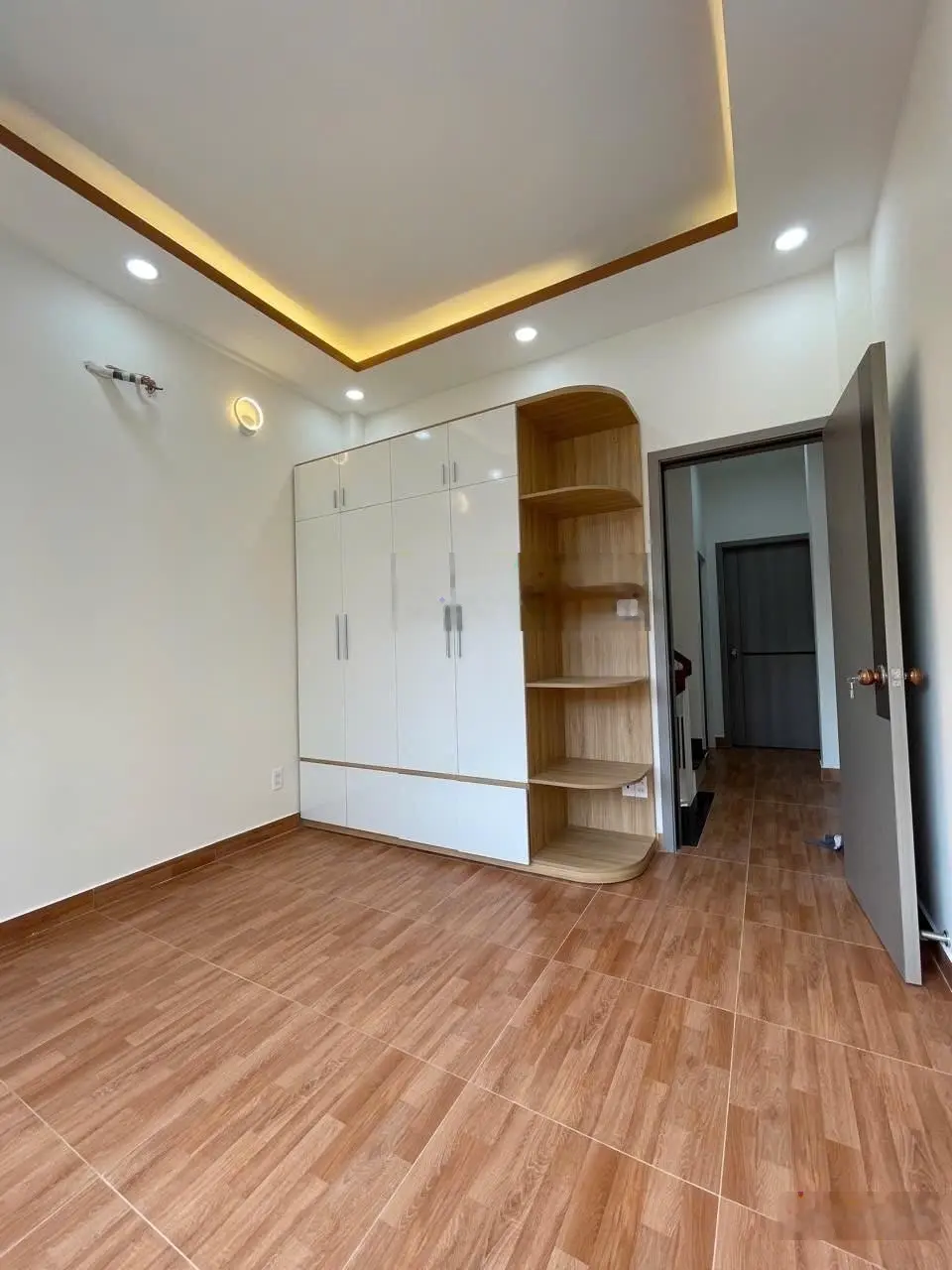 Bán nhà HẺM ÔTÔ ĐỖ CỬA Âu Cơ Tân Bình, 4 tầng, sổ vuông A4, chỉ 6.x tỷ