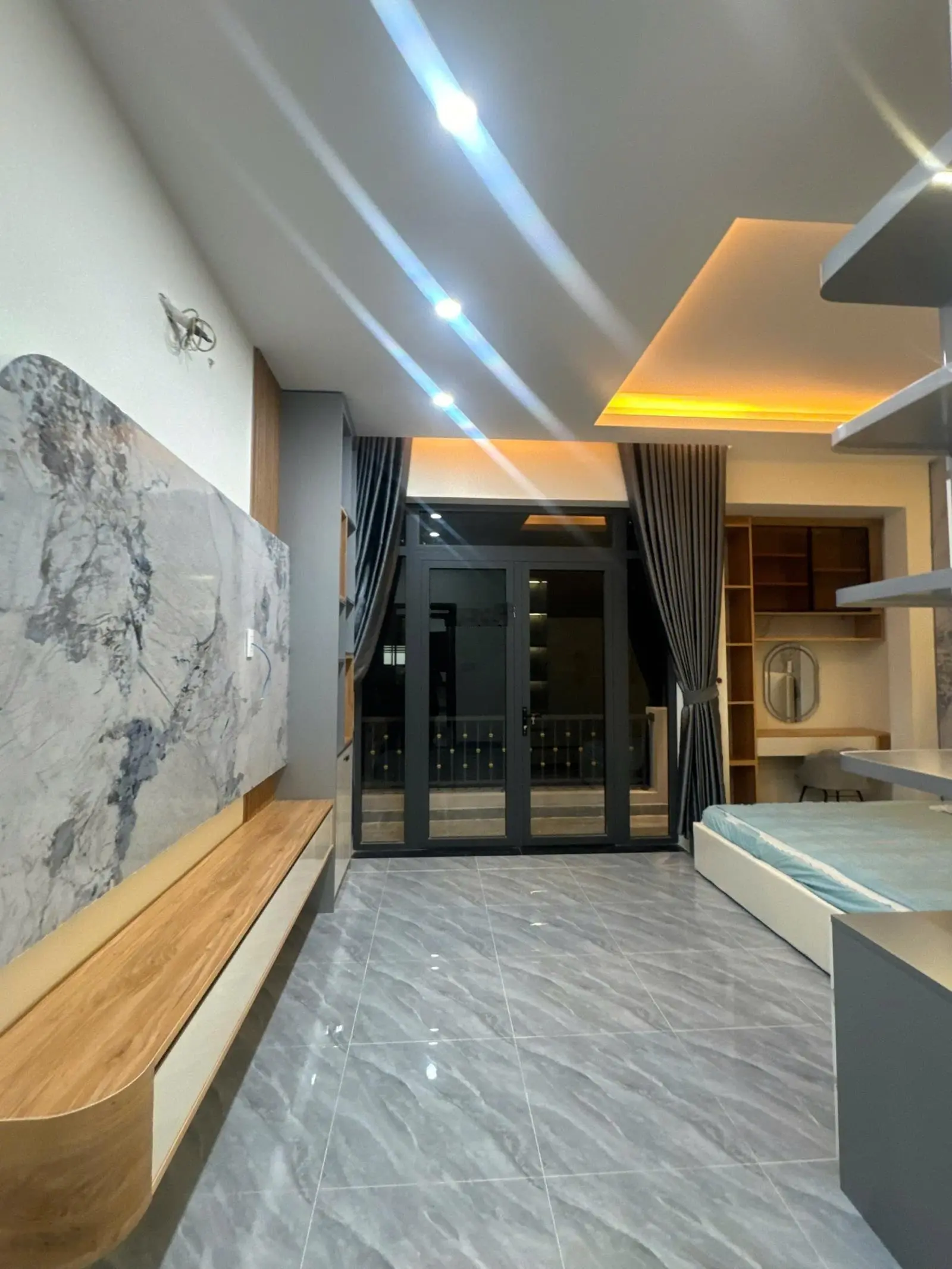 Chỉ 3,8 tỷ/nhà 4pn, 4wc, DTSD 192m2, sổ sẵn. Full nội thất như hình, ở Thuận An. LH: 0906663528