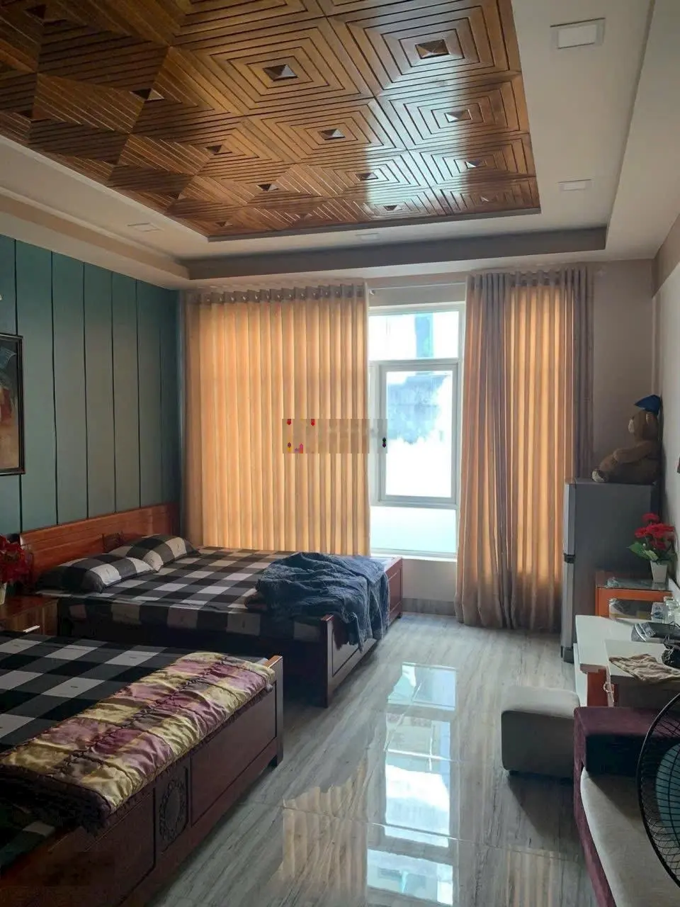Bán nhà trung tâm phố mặt tiền ngang 9,5m vuông vắn có thu nhập ổn định từ cho thuê và nuôi yến