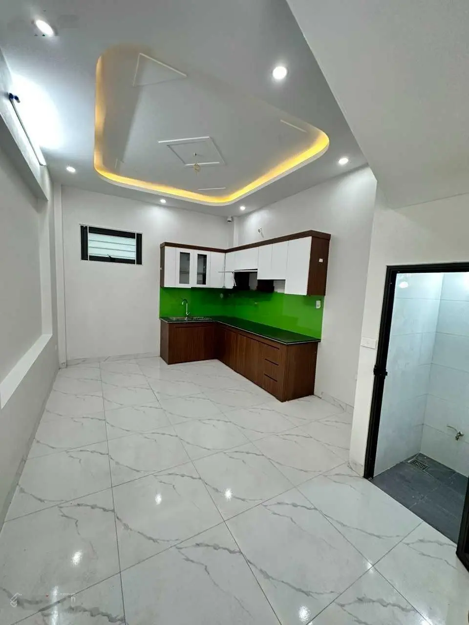 Dưới 2 tỷ nhà Phụng Châu 34m2x4T ô tô cách 10m. 2p ra đến chợ, trường học chỉ 1,83tỷ