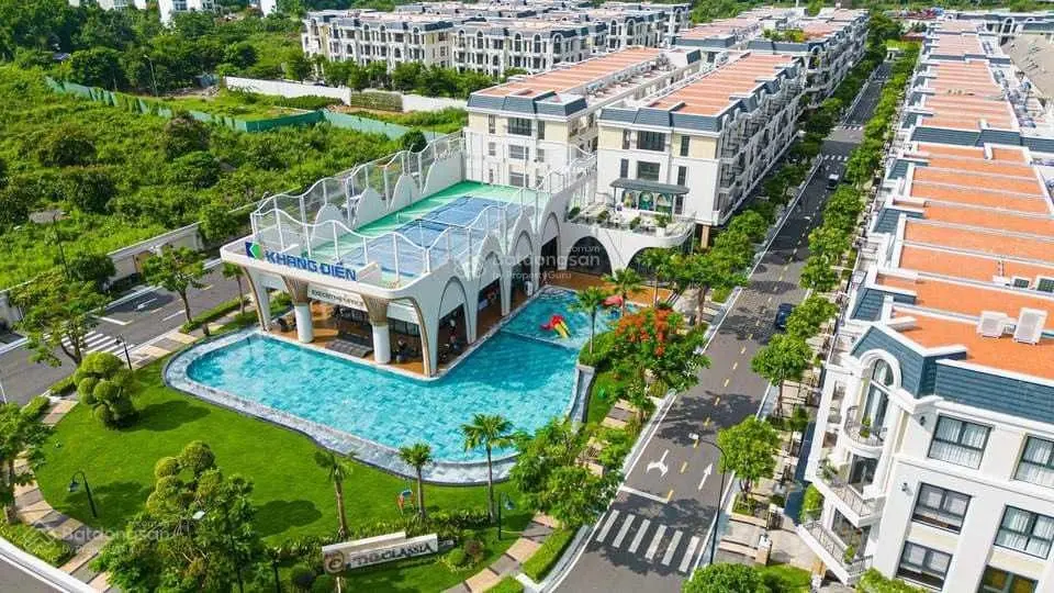Bán biệt thự phố Clasia Khang Điền. Khu compound an ninh tuyệt đối. Giá 15 tỷ. Hàng đẹp hiếm có