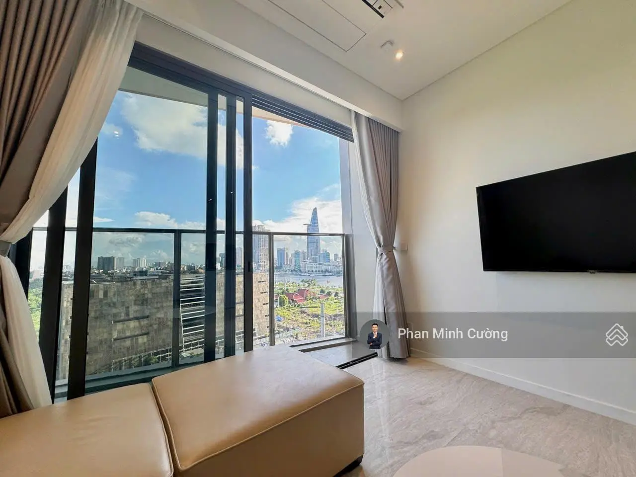 Căn 2 phòng ngủ đầy đủ nội thất tại Opera view Quận 1, giá tốt nhất hiện tại