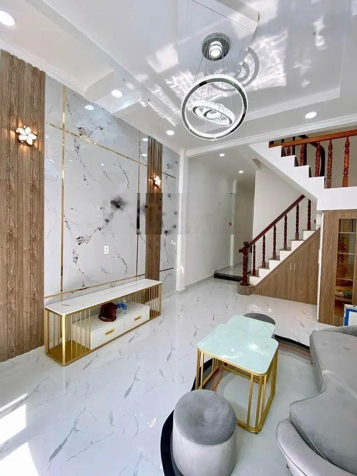 Cần bán gấp nhà Quận 12 giáp Gò Vấp, hẻm ô tô quay đầu, giá 2,6 tỷ (2 lầu + 3PN, nhà mới)