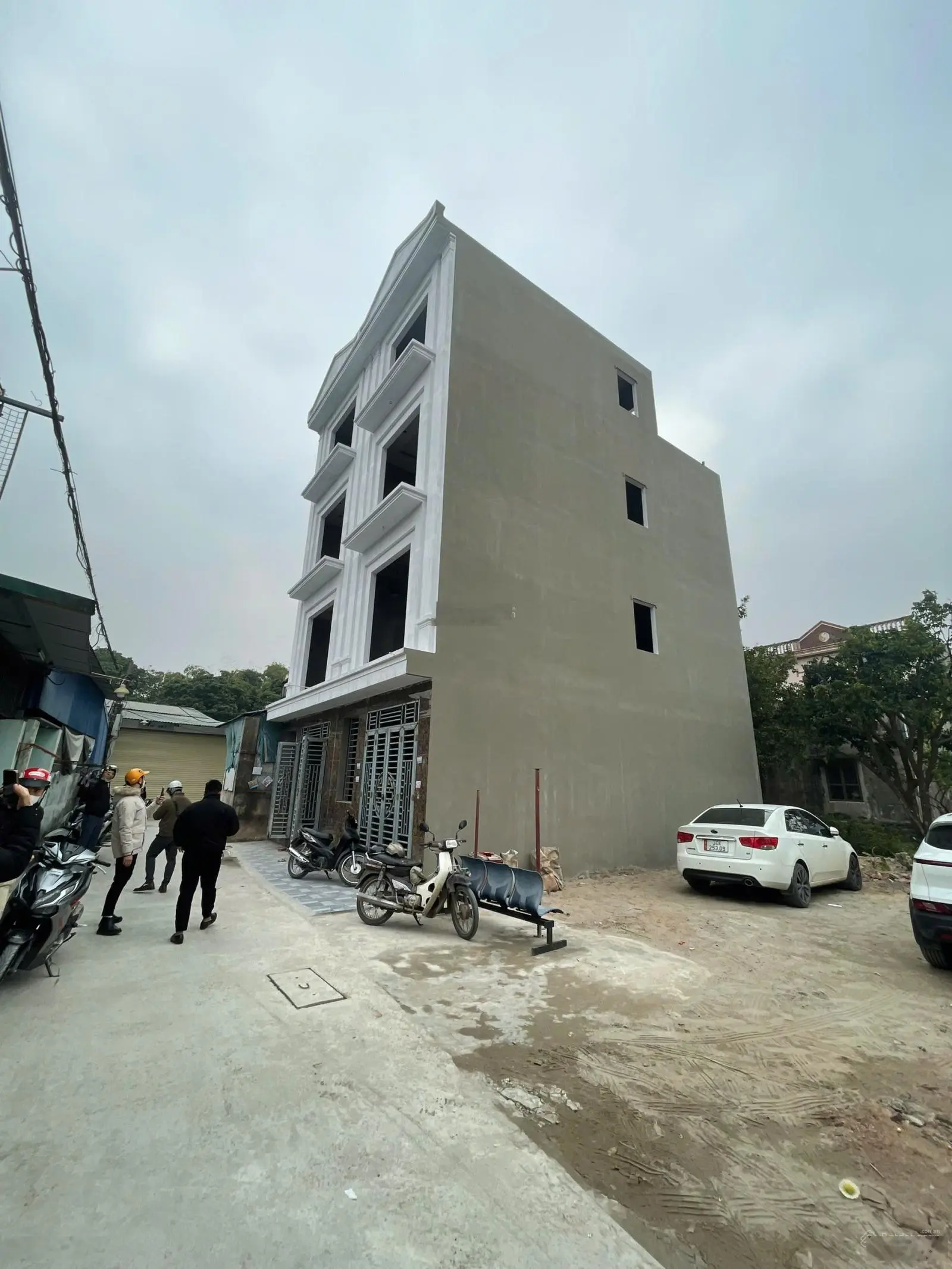 Nhà 4 tầng ngõ cực rộng ô tô qua nhà khẳng định không căn nào đẹp hơn trong tầm giá này chỉ 2.2xtỷ