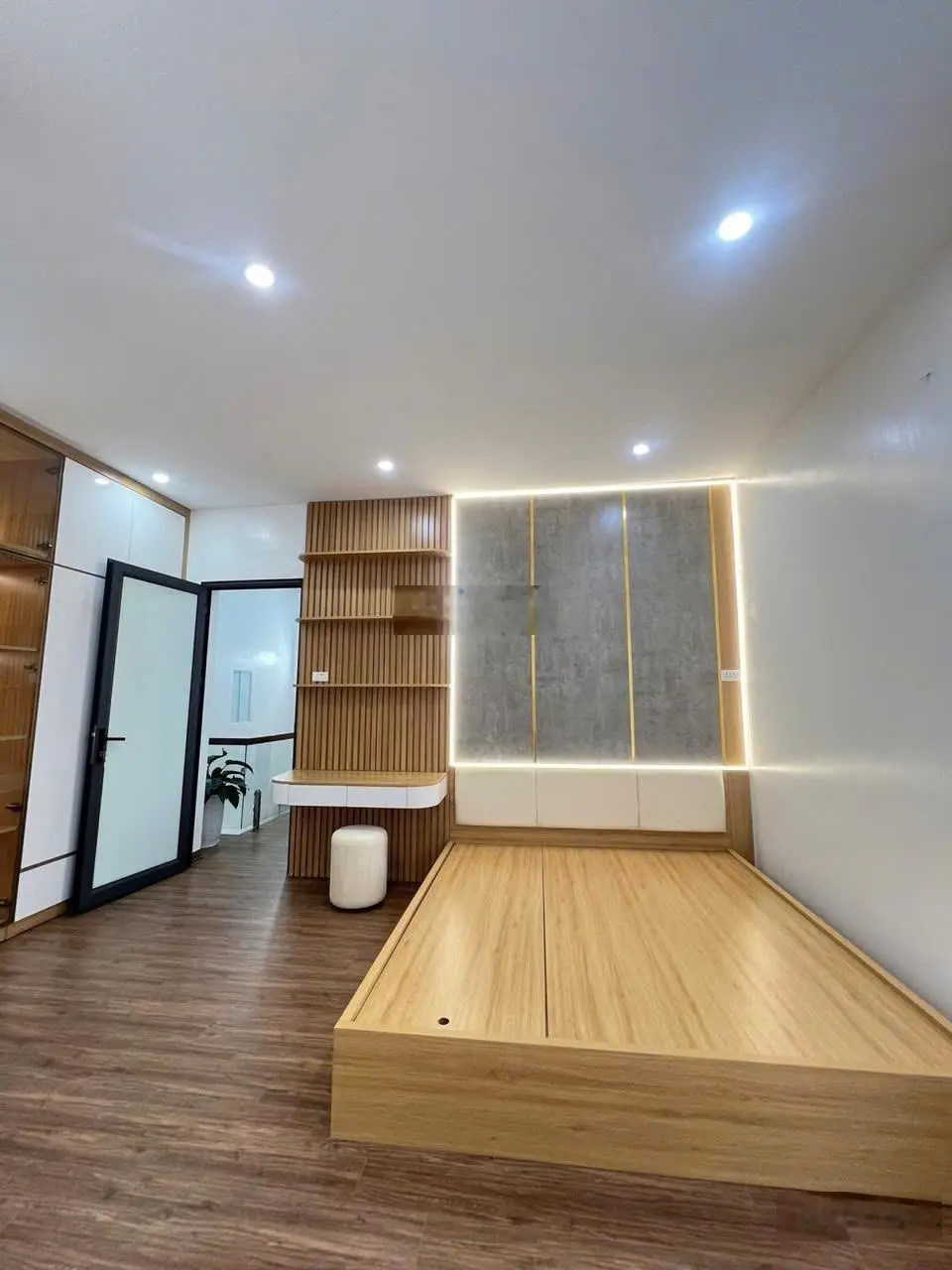 BÁN NHÀ LÊ QUANG ĐẠO NAM TỪ LIÊM MẶT NGÕ Ô TÔ 30M RA PHỐ 35M X5 TẦNG