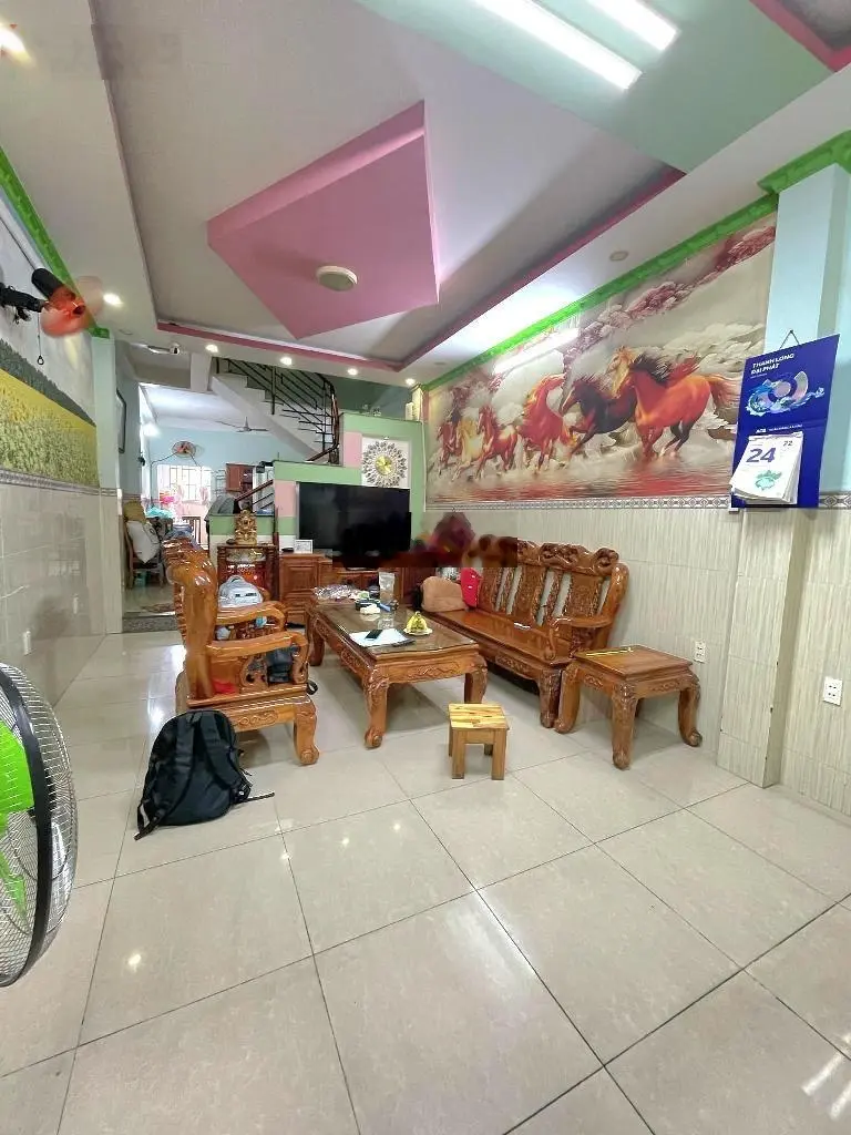 Bình Hưng Hoà trơn, đường số 11, nhà 3 tầng, DT 4x20, đường 6m, nhỉnh 6tỷ, Bình Tân