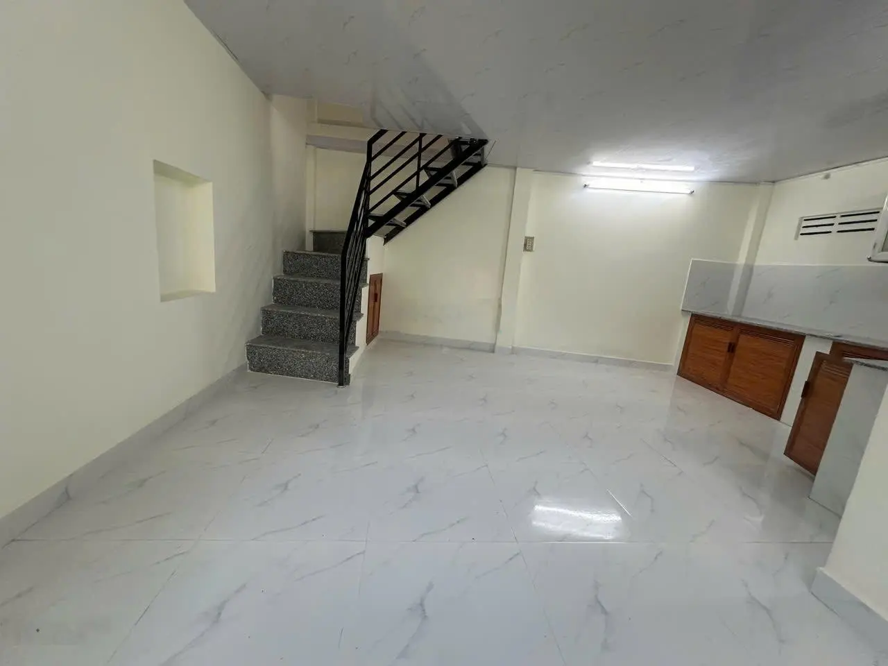 Bán nhà mặt tiền kinh doanh đường rộng 20m giá rẻ nhất thị trường