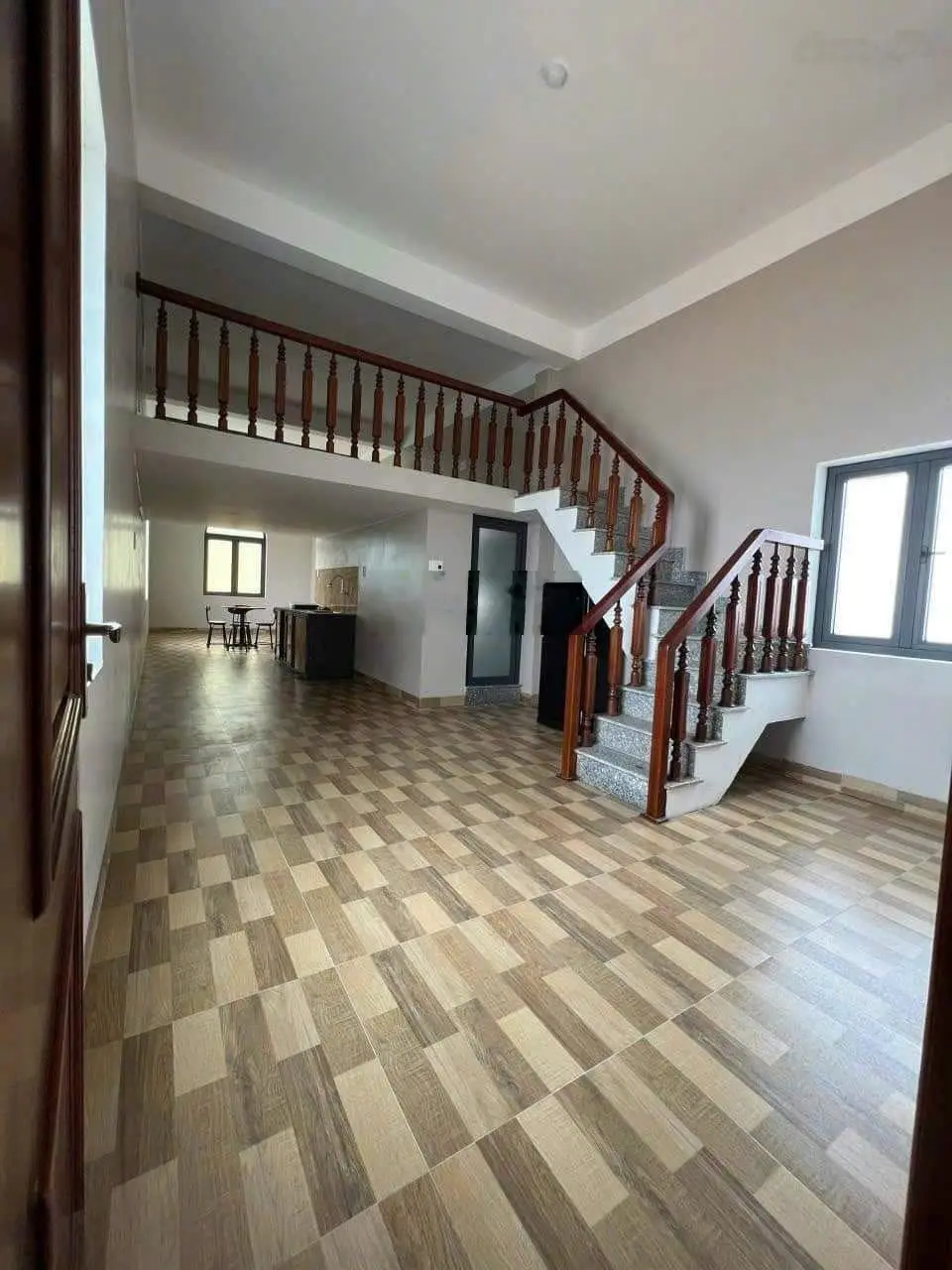 Siêu hiếm!! toà nhà 6 tầng mt lê văn thứ thông thẳng biển sơn trà dòng tiền ổn định